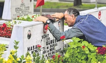 Mezarlıklarda hüzün ve gurur