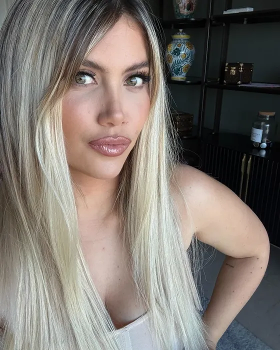Wanda Nara çıtır aşkı L-gante ile evde sarmaş dolaş... Yorumlar havada uçuştu!