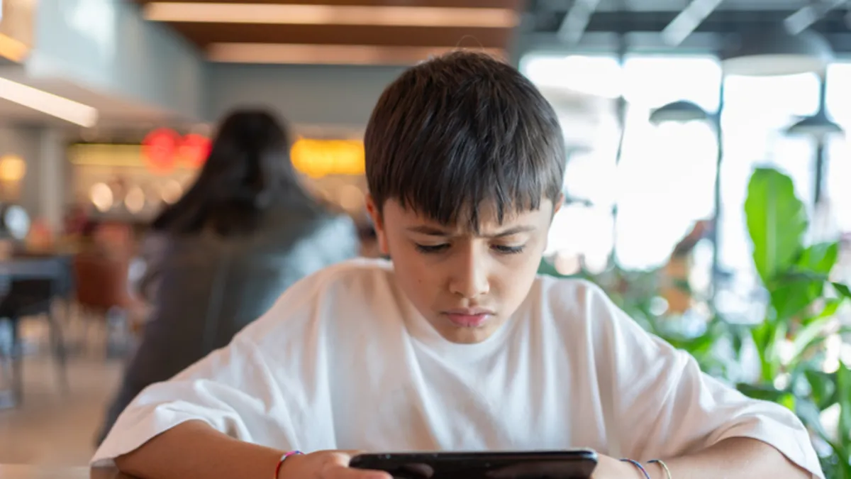 Çocuğunuzun elindeki gizli tehlike: Her gün oynadığı o oyun onu bir suçluya mı dönüştürüyor? Çocuğunuzun elindeki gizli tehlike: Her gün oynadığı o oyun onu bir suçluya mı dönüştürüyor?