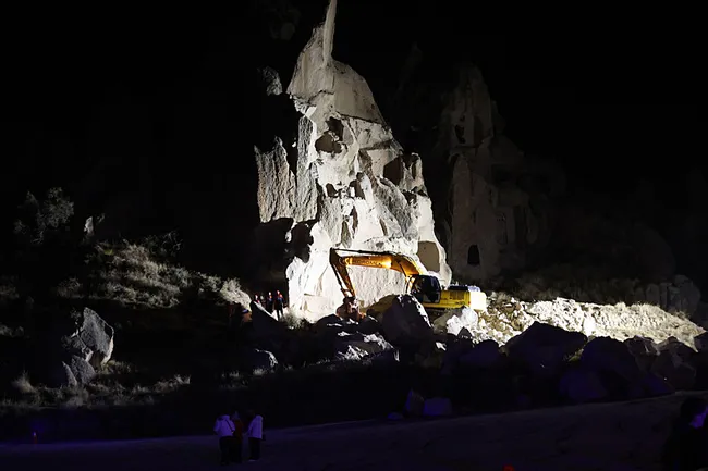 nevsehirdeki-faciada-aci-detay-ayni-aileden-3-kisi-enkaz-altinda-kaldi-1793294517040.jpeg