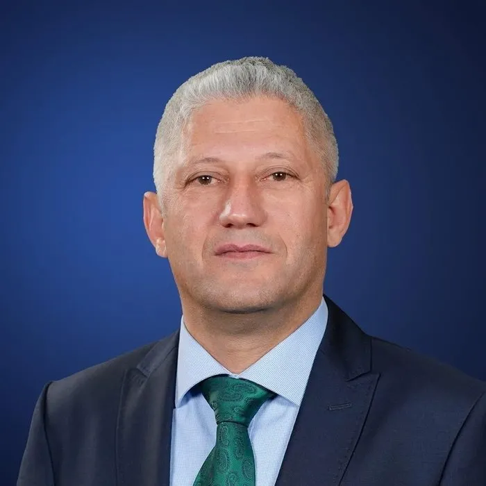 antalyada-dolandirildim-dedi-gittigi-yerde-borclunun-babasini-oldurdu-o-cani-hakim-karsisinda-1758710585492.jpg