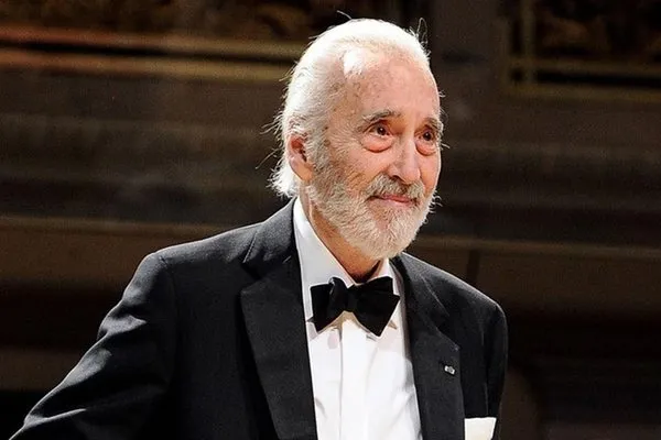 Ünlü aktör Christopher Lee yaşama veda etti