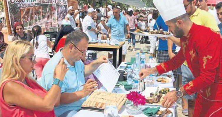 Yemek Festivali Kaş’ı canlandırdı