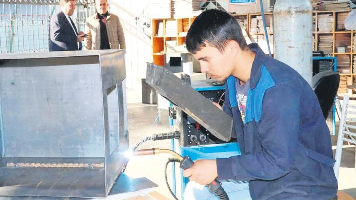 Kayıtdışı çalıştırana 2.3 milyar TL ceza Kayıtdışı çalıştırana 2.3 milyar TL ceza