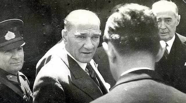 Atatürk’ün mutfağının kapısı açıldı! Murat Bardakçı’dan Atatürk’ün Mutfağı kitabı
