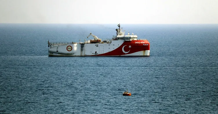 Oruç Reis Antalya açıklarına demirledi