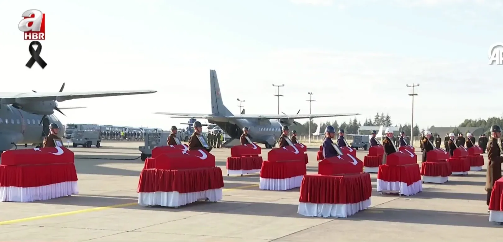 TÜRKİYE ŞEHİTLERİNİ UĞURLUYOR