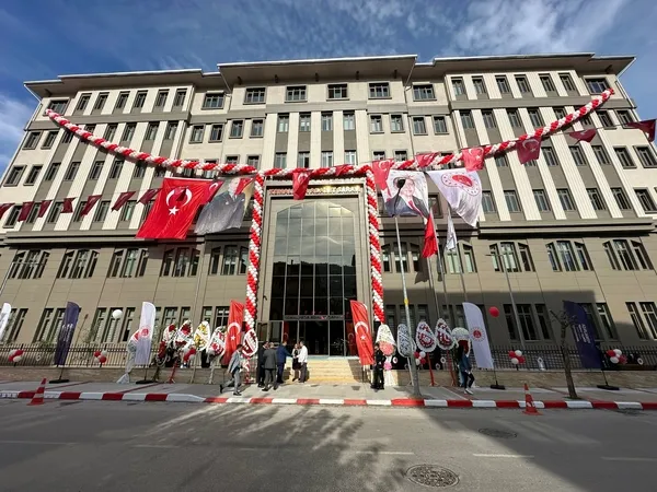 adalet-bakani-tunc-kemalpasa-adalet-sarayinin-acilisini-yapti-1761922987466.jpg