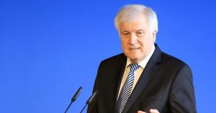 At gözlüğünü çıkar Seehofer