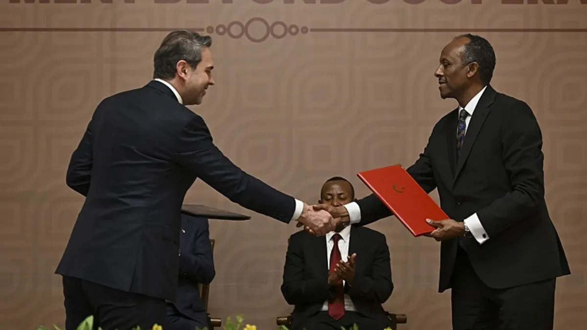 Bakan Bayraktar: Kapsamlı yol haritası üzerinde mutabık kaldık Bakan Bayraktar: Kapsamlı yol haritası üzerinde mutabık kaldık