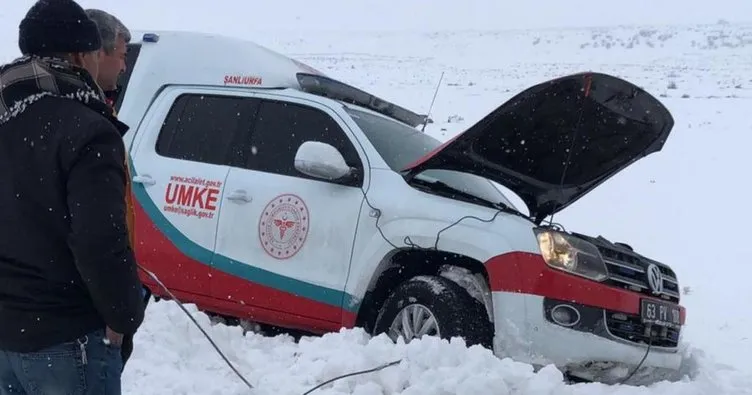 Sağlık ekipleri karda mahsur kaldı