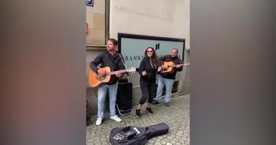 Hülya Avşar Almanya sokaklarında müzisyenlerle şarkı söyleyip dans etti | Video