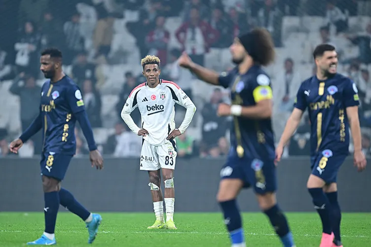 SON DAKİKA BEŞİKTAŞ HABERİ: Beşiktaş taraftarı ayağa kalktı! Kasımpaşa mağlubiyeti sonrası Masuaku’ya ağır eleştiriler…