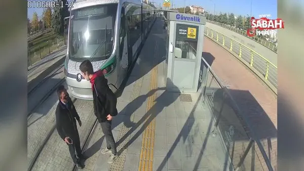 Konya'da tramvaya biletsiz binen yolcu güvenlik görevlisini bıçakladı | Video
