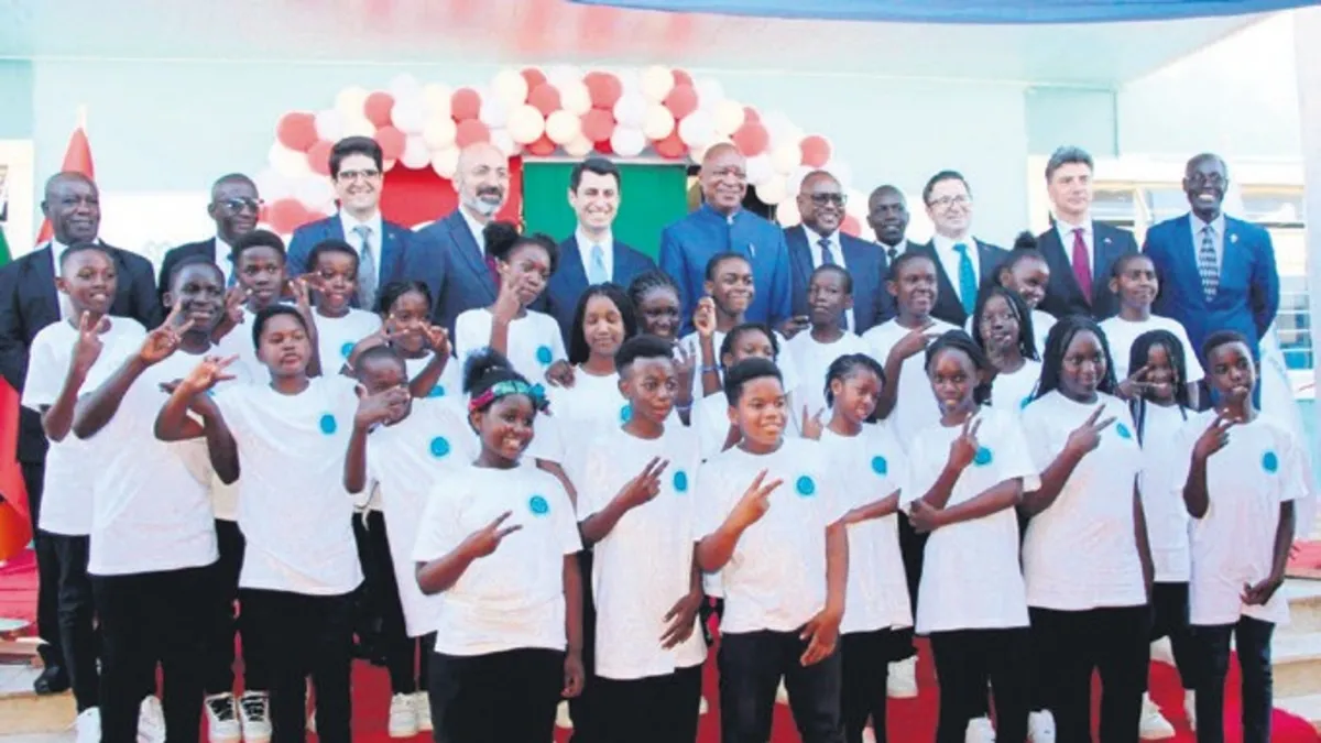 Zambiya’daki okullar da TMV’ye devredildi