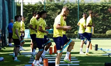 Fenerbahçe, günü çift idmanla tamamladı