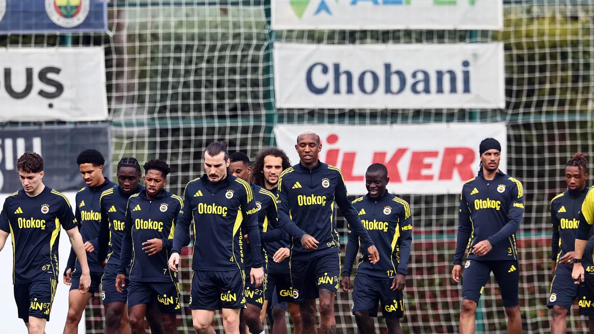 Fenerbahçe’de Beşiktaş derbisi öncesi Levent Mercan sevinci! Fenerbahçe’de Beşiktaş derbisi öncesi Levent Mercan sevinci!