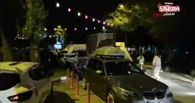 Bursa’daki festivalde faciadan dönüldü! Kamyonetin çarptığı totem festival alanına devrildi | Video