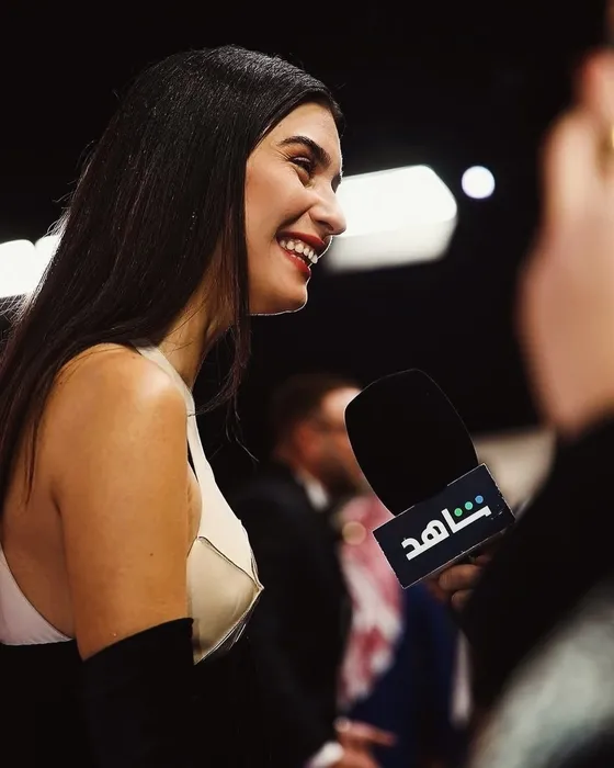 Joy Awards ödüllerine damga vurmuştu! O anlara beğeni yağdı: Tuba Büyüküstün büyüleyici güzelliğine böyle hazırlanmış...
