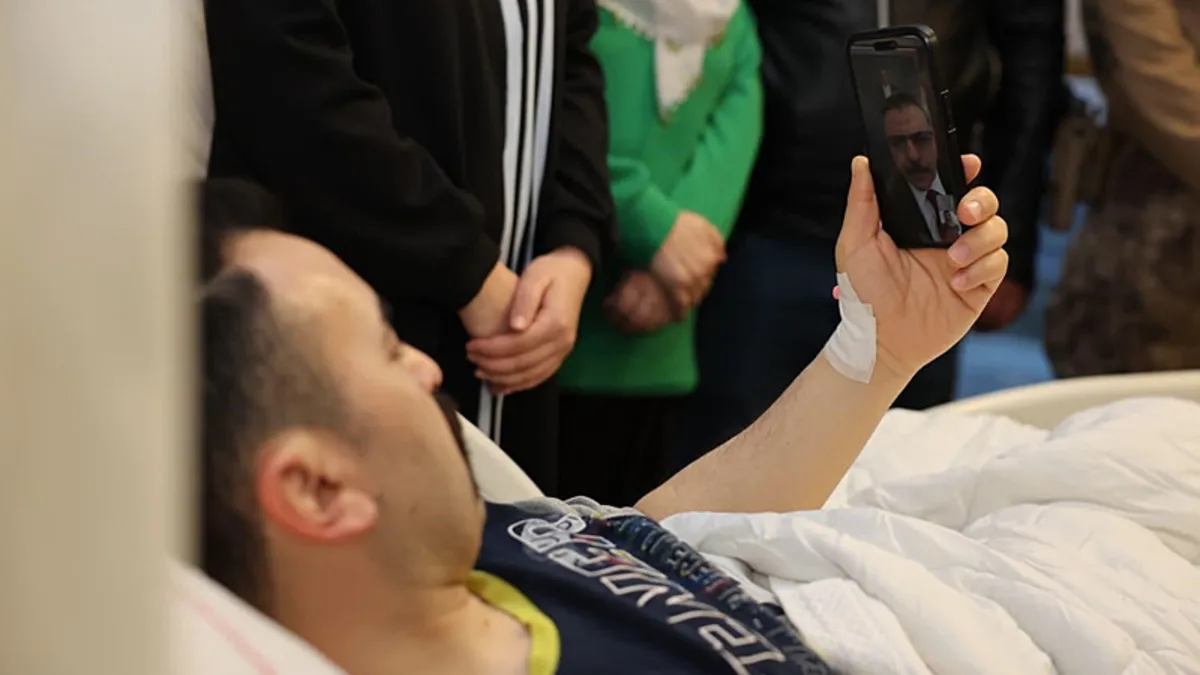 Bakan Çiftçi’den operasyonda yaralanan polise geçmiş olsun telefonu Bakan Çiftçi’den operasyonda yaralanan polise geçmiş olsun telefonu