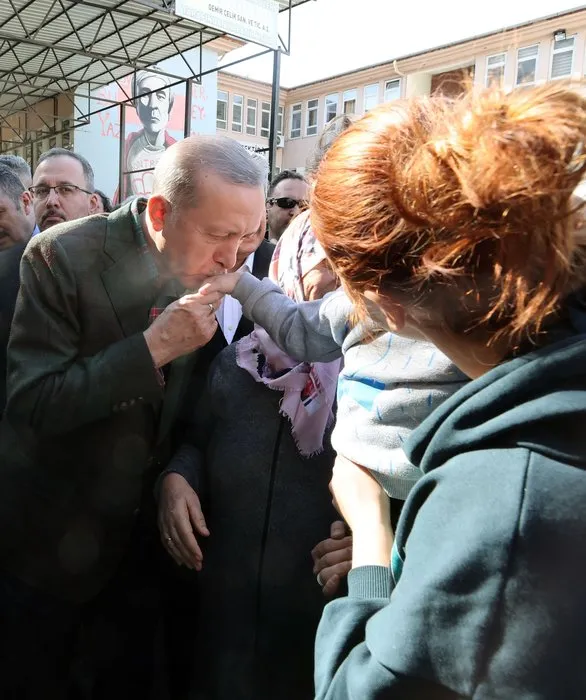 Başkan Erdoğan ve Bahçeli Osmaniye'de depremzedelerle bir araya geldi! 