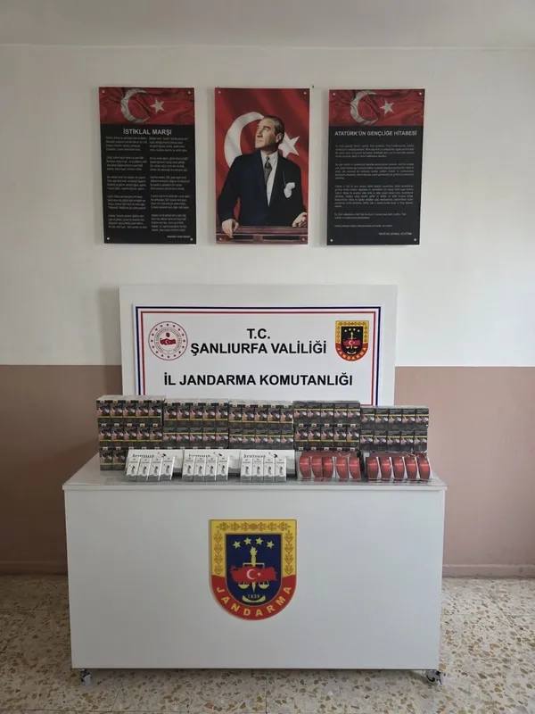sanliurfada-yilbasi-oncesi-operasyon-gumruk-kacagi-alkol-sigara-elektronik-sigara-ele-gecirildi-1767165675567.jpg