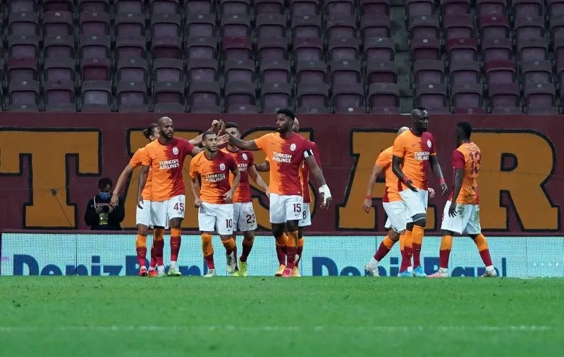 Kadroda Degisiklik Iste Galatasaray Fenerbahce Derbisinin Muhtemel 11 Leri