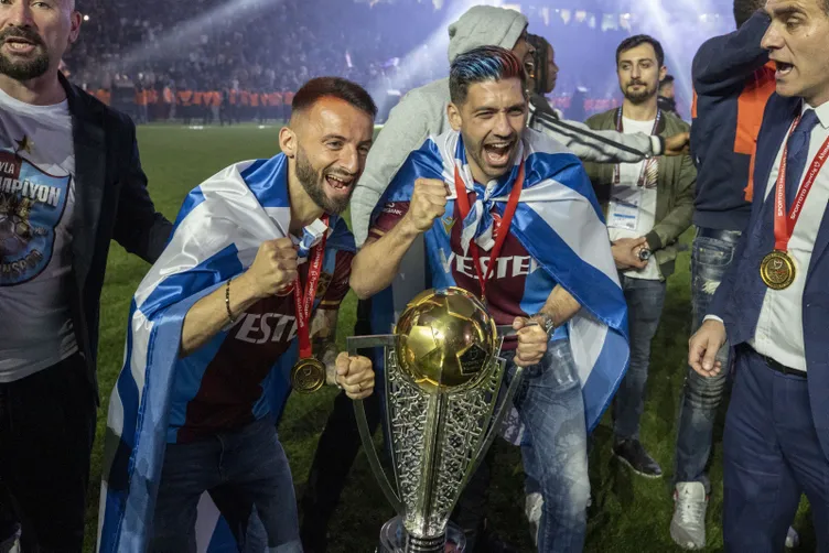 Anastasios Bakasetas fırtınası Yunanistan’da esmeye devam ediyor! Trabzonspor’un yıldızı Uluslar Ligi’ne damga vurdu…