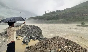 Hindistan’da sel felaketi can alıyor