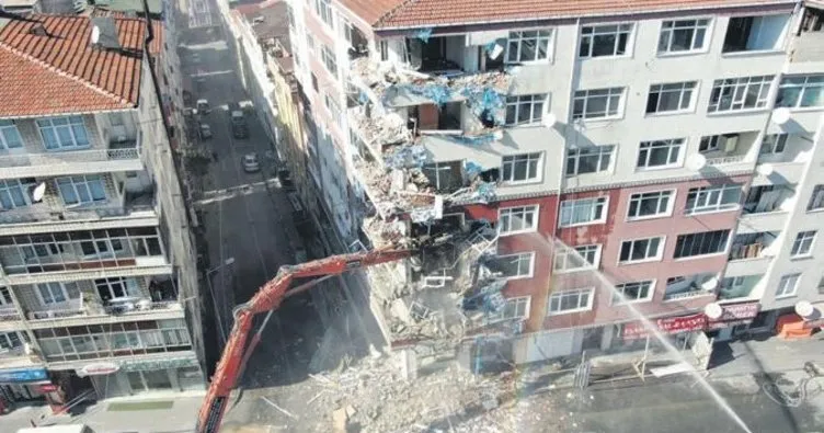 İstanbul’da ağır hasarlı binaların yıkımı başlıyor
