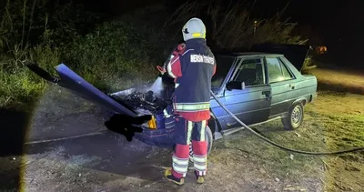 Park halinde yanan araç korkuttu #mersin