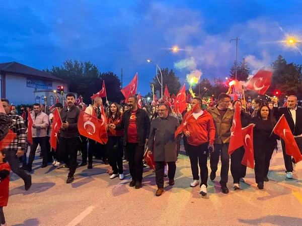 corumda-19-mayis-coskusu-fener-alayiyla-taclandi-1779214124581.jpg