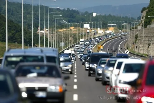 Yola çıkacaklar dikkat! Bolu'da trafik durma noktasına geldi