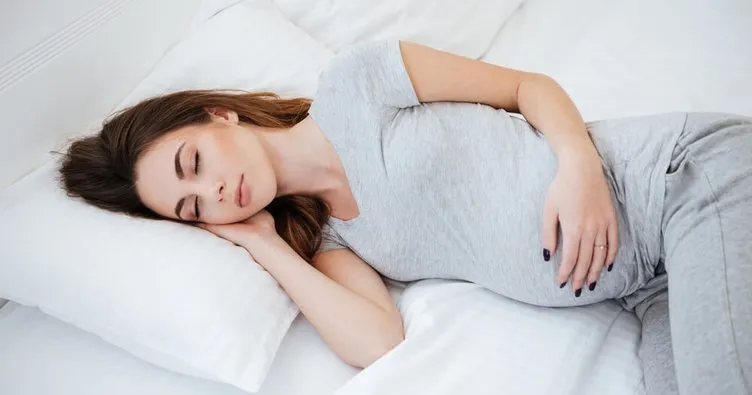 Hamilelikte uyku pozisyonu nasıl olmalı? Hamilelikte uyku için en rahat ve sağlıklı ideal yatış pozisyonları hangileri?