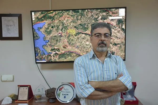 o-sehir-icin-uyari-verdi-deprem-uzmani-sozbilir-acikladi-5-fayda-deprem-alarmi-1793272029452.jpg