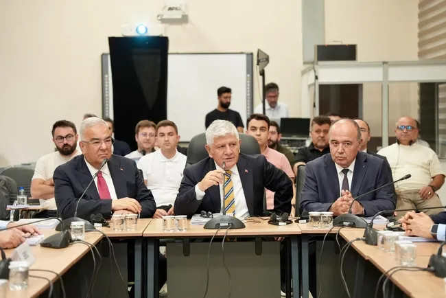 rektor-aydindan-dunyaya-vicdan-cagrisi-mazlumlarin-uzerine-bombalar-yagiyor-1789492117108.jpg