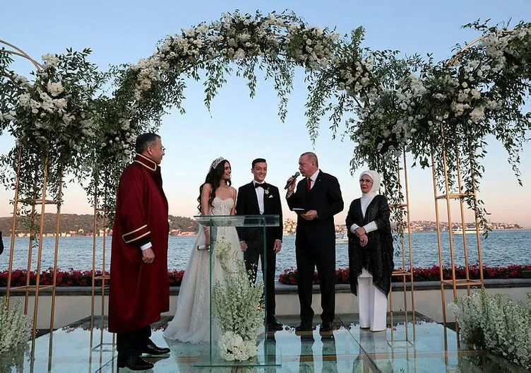 Cumhurbaşkanı Erdoğan Mesut Özil’in nikah şahitliğini yaptı