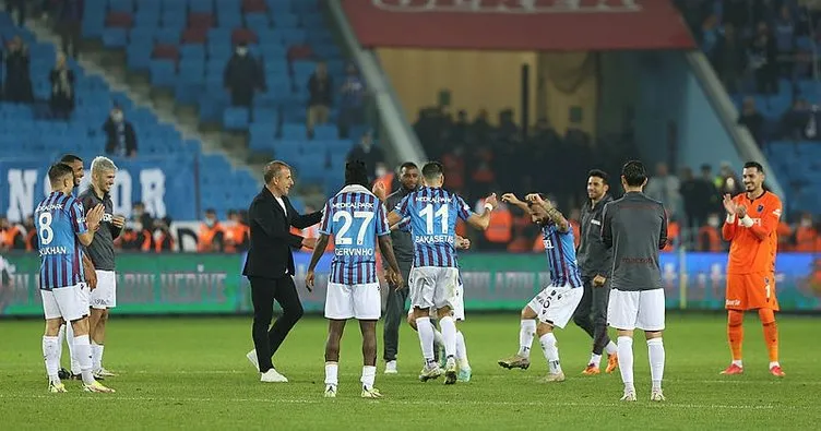 Trabzonspor Fenerbahçe’yi devirdi! Bakasetas, Siopis, Edgar IE ve Abdülkadir galibiyeti kolbastıyla kutladı