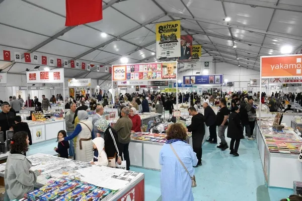 kitap-fuari-10-gunde-107-bin-800-ziyaretciyi-agirladi-1776846831155.jpg