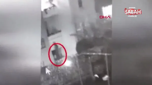 Avcılar'da balkona örümcek adam gibi tırmanan hırsız kamerada | Video
