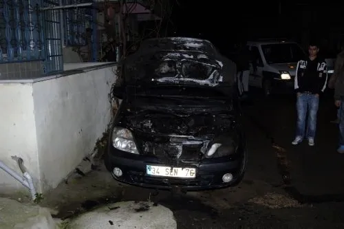 Pendik'te 20 araç kundaklandı