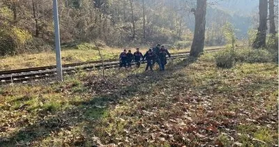 Kömür yüklü trenden kömür hırsızlığı yapan 3 kişi yakalandı #zonguldak