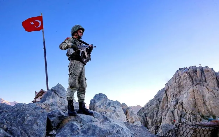 SON DAKİKA | Teröristler ZAP’ta kilitlendi! SABAH ilk adımın atıldığı noktada: Askerin mücadelesi aralıksız sürüyor