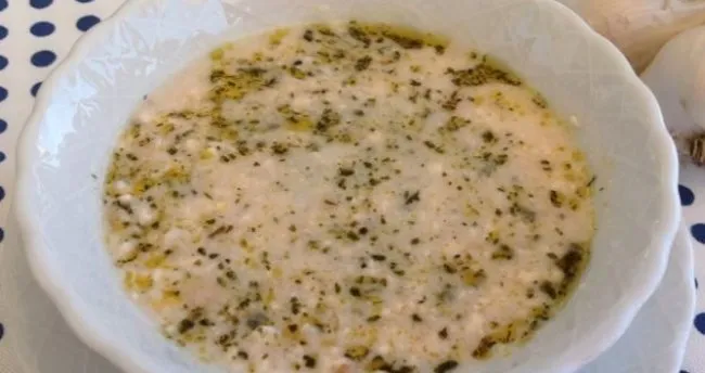Yoğurtlu tarhana çorbası tarifi - Ayranlı tarhana çorbası nasıl yapılır?