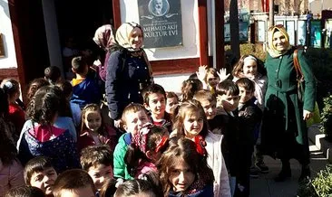 Nezaket Okulu öğrencileri Mehmet Akif’in evini ziyaret etti