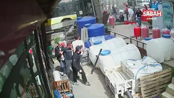 Beyoğlu'nda İETT otobüsü kaldırımdakilere çarptı: 2 yaralı | Video