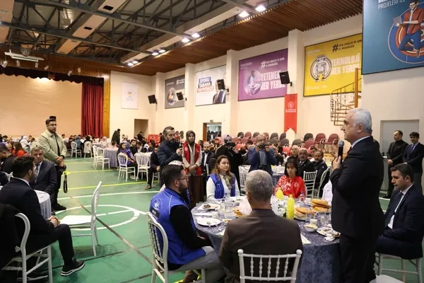 mus-valisi-avni-cakir-genclerle-iftar-programinda-bulustu-1773078335896.jpg