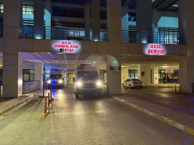 Edirne’de aile faciası! ‘Yemeğe siyanür kattım’ deyip baltayla saldırdı! Baba yüzüne kızgın yağ döküp…