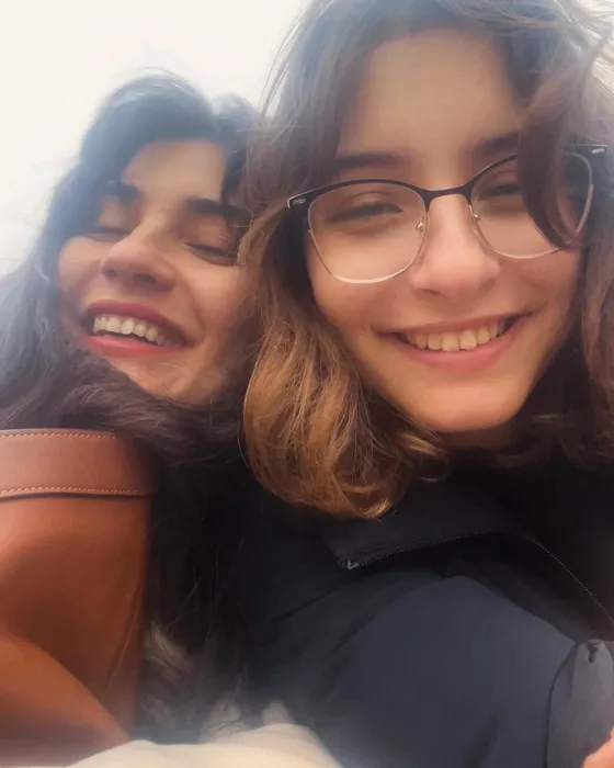 Tuba Büyüküstün’ün ikizleri Maya ve Toprak 13’üncü yaş gününü kutladı! İşte ikizlerin son hali!
