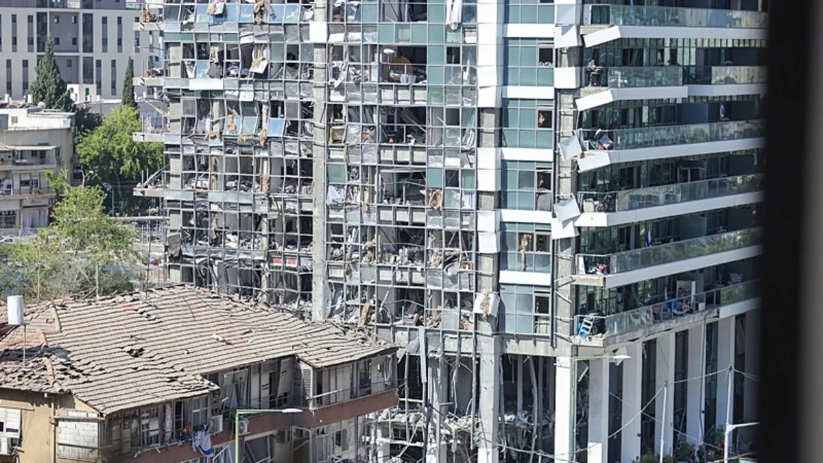 ‘Hastane vuruldu’ iddiasına İran’dan yanıt! İsrail'in komuta ve istihbarat karargahı vuruldu